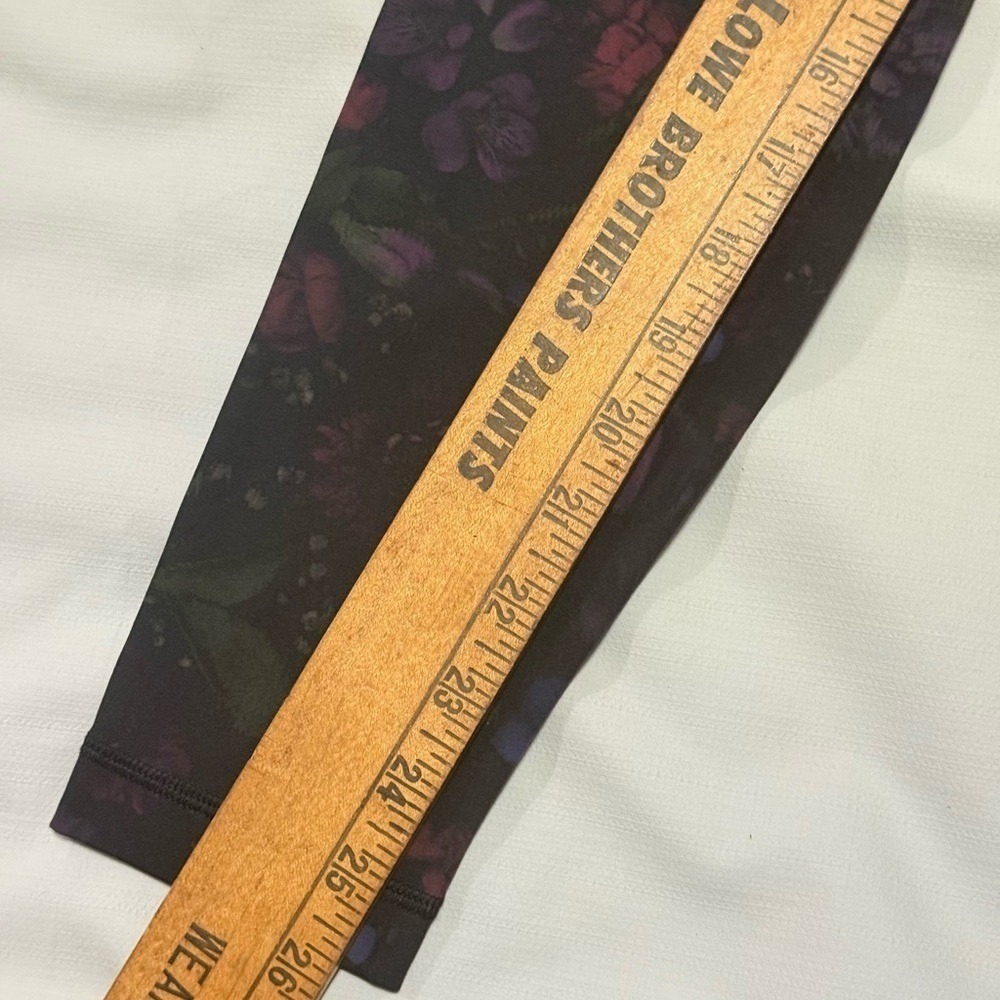 Lululemon‎ size 6 26in Frozen Flourish Multi NWOT - Picture 2 of 4